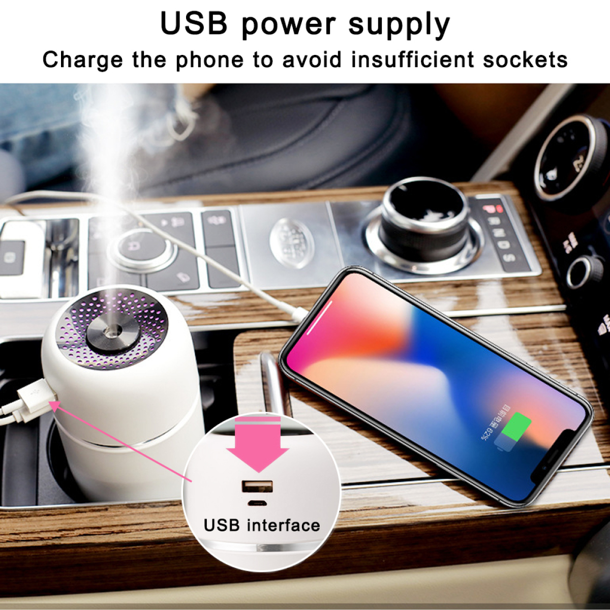 Luftbefeuchter, der ein Telefon über eine USB-Schnittstelle in einem Auto auflädt.