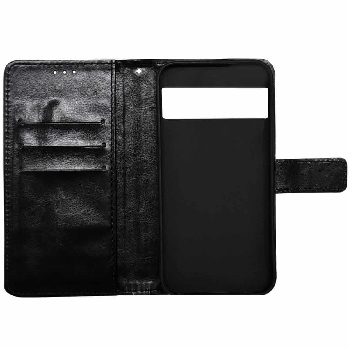 Eine schwarze Handyhülle im Brieftaschenstil, geöffnet, um den Handyhalter und Kartenfächer freizugeben.