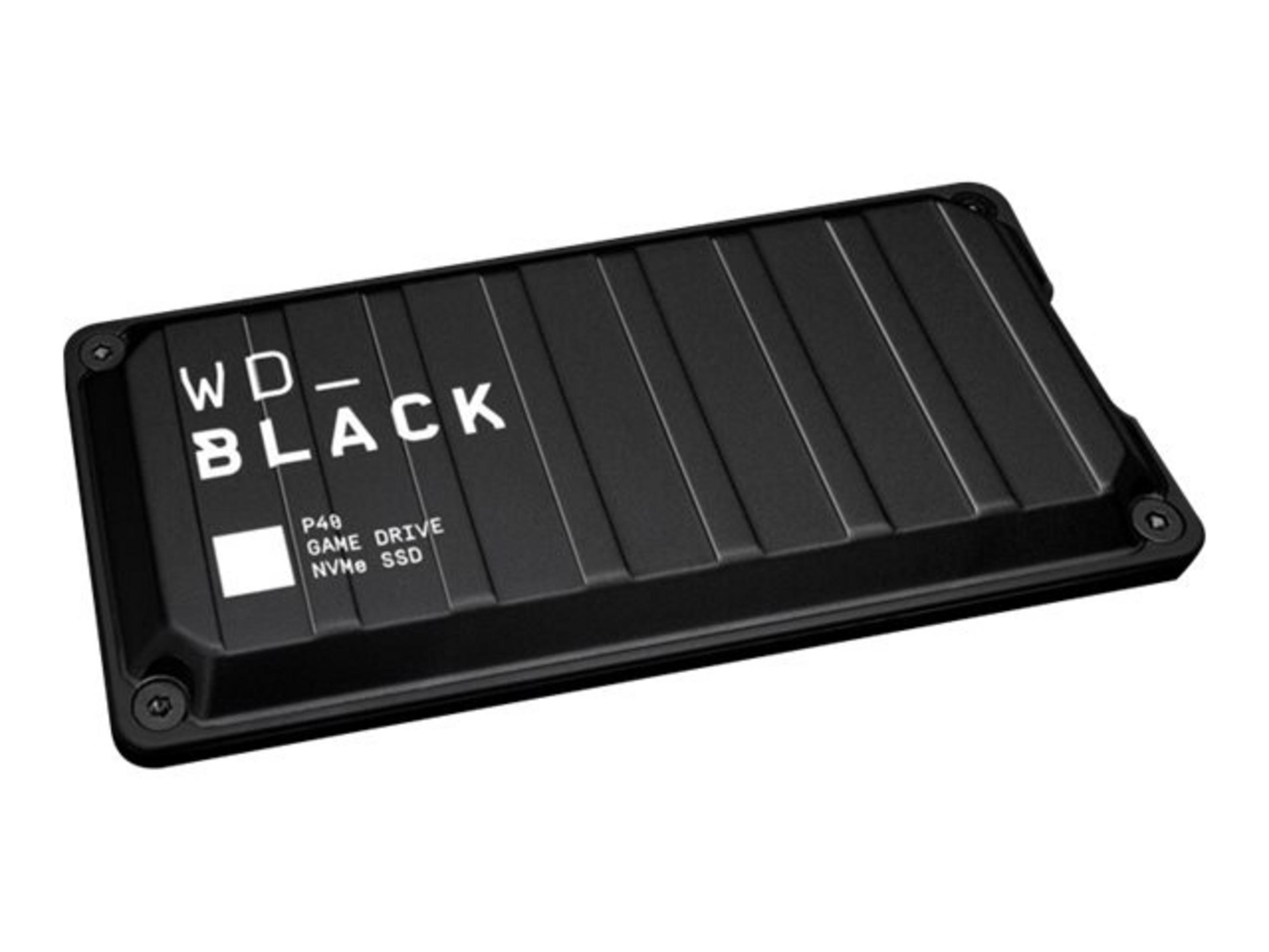 Czarny dysk SSD NVMe WD_BLACK P40 Game Drive. Widoczny jest tekst 'WD_BLACK'.
