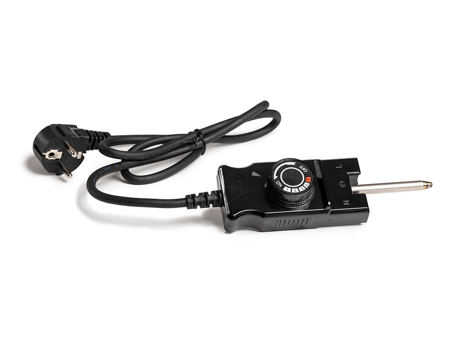 Eine schwarze Temperaturregelung für einen Elektrogrill mit Stecker und Metallsonde.