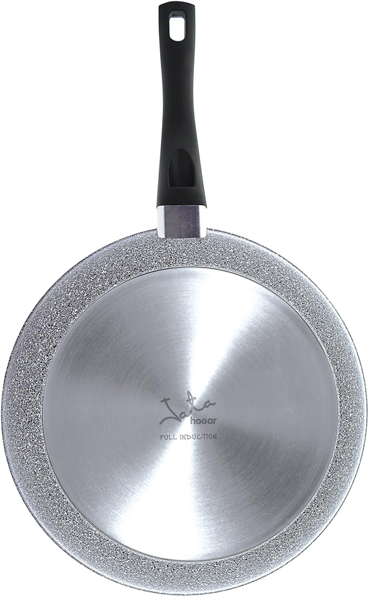 Spód patelni z czarnym uchwytem.