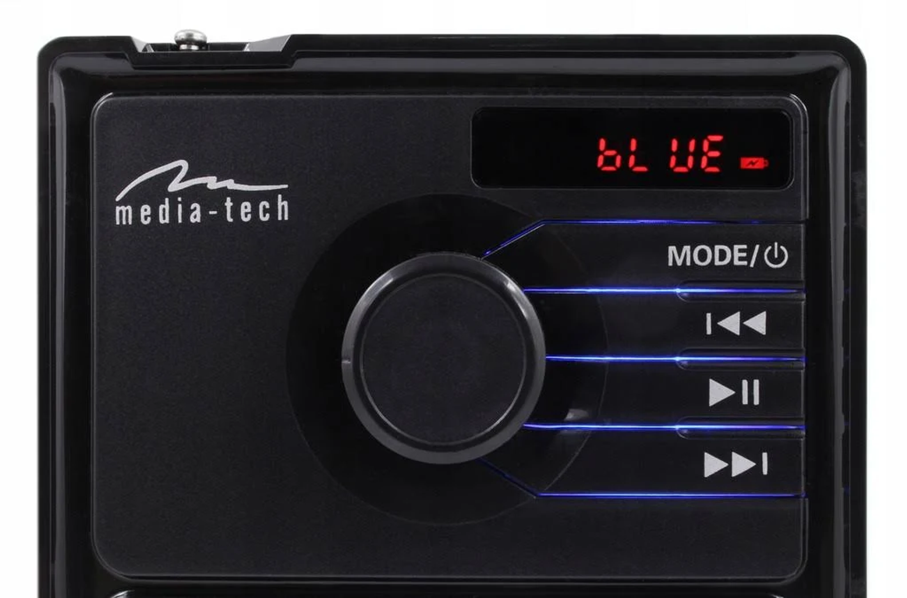 Czarny samochodowy zestaw stereo z cyfrowym wyświetlaczem pokazującym 'BLUE'. Ma przyciski i pokrętło.