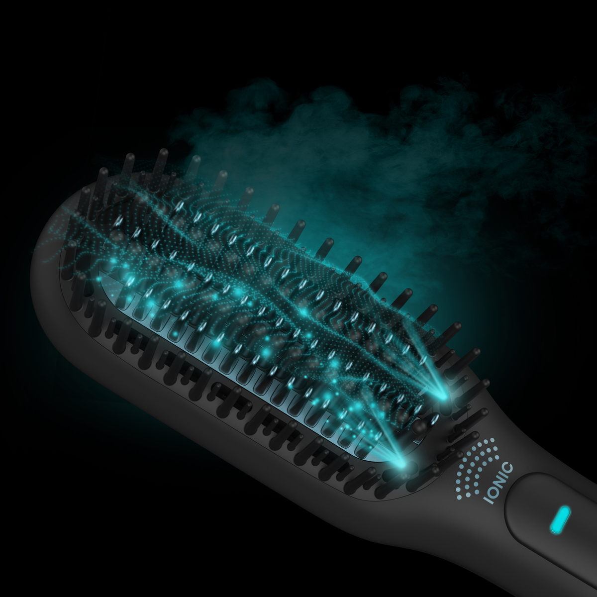 Una spazzola lisciante per capelli nera che emette vapore blu, con la parola IONIC visibile.