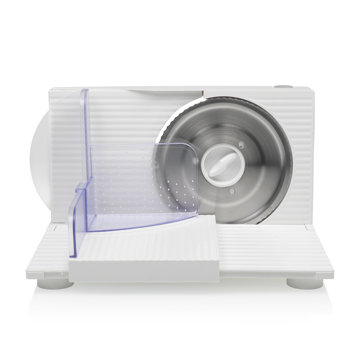 Una cortadora de alimentos blanca con una cuchilla circular y un protector de plástico transparente.
