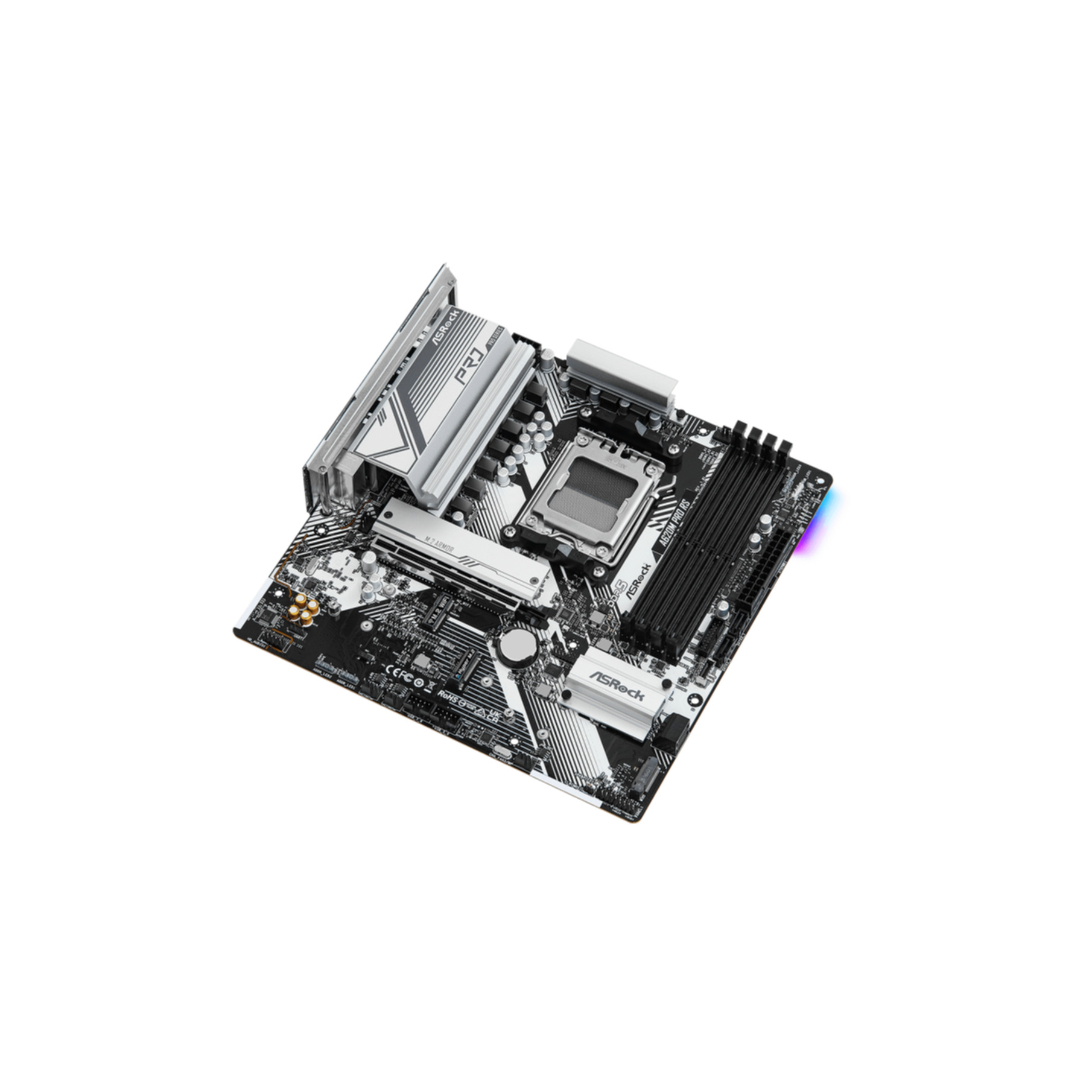 Una placa base de computadora sobre un fondo blanco. Tiene varios componentes y un disipador de calor plateado.