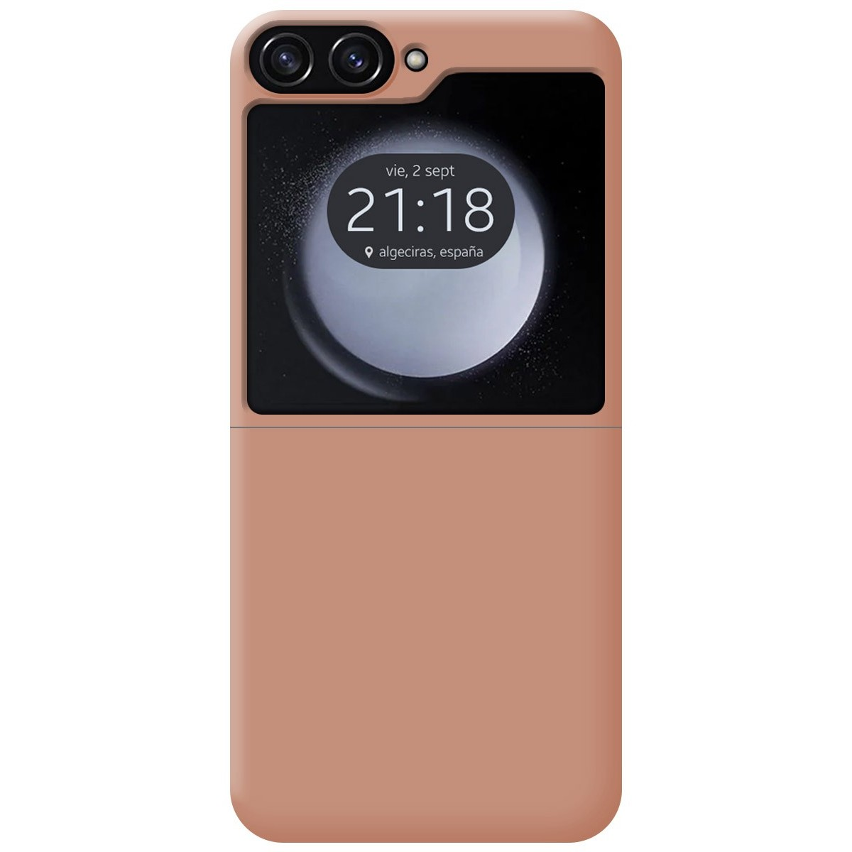 Telefono piegato in una custodia rosa, che mostra l'ora e il luogo sullo schermo.