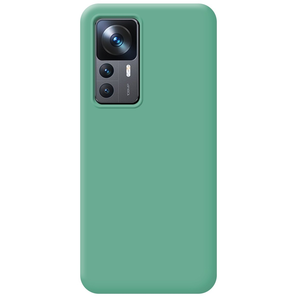 Funda verde. El teléfono tiene un módulo de cámara con tres lentes.