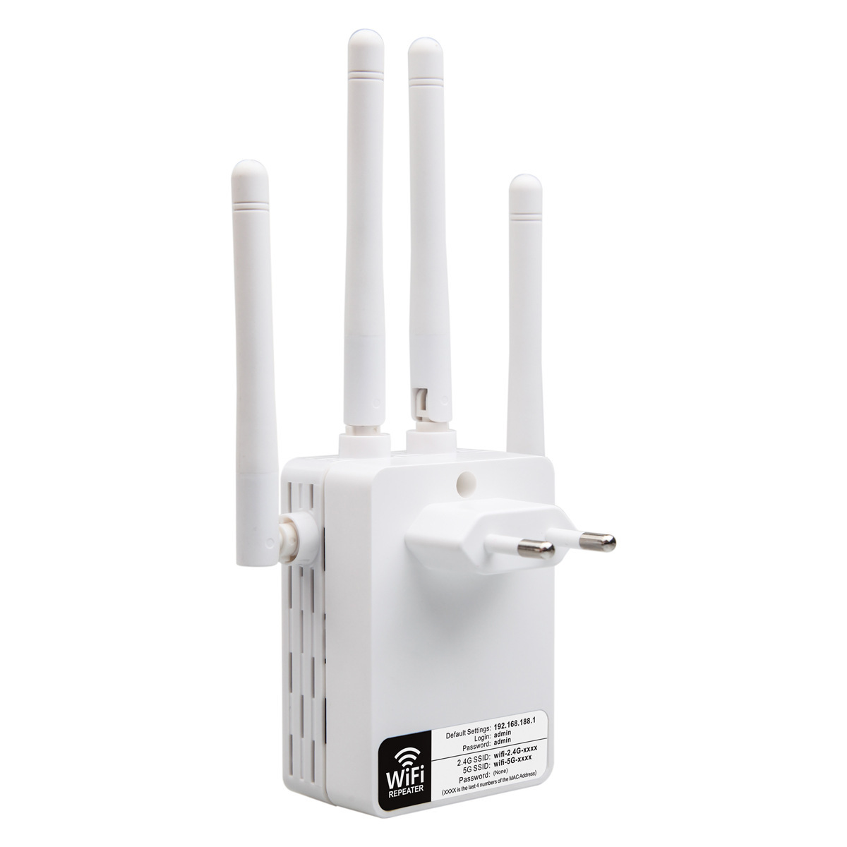 Weißer WLAN-Repeater mit drei Antennen. Es hat einen Stecker und ein Etikett mit Einstellungen.