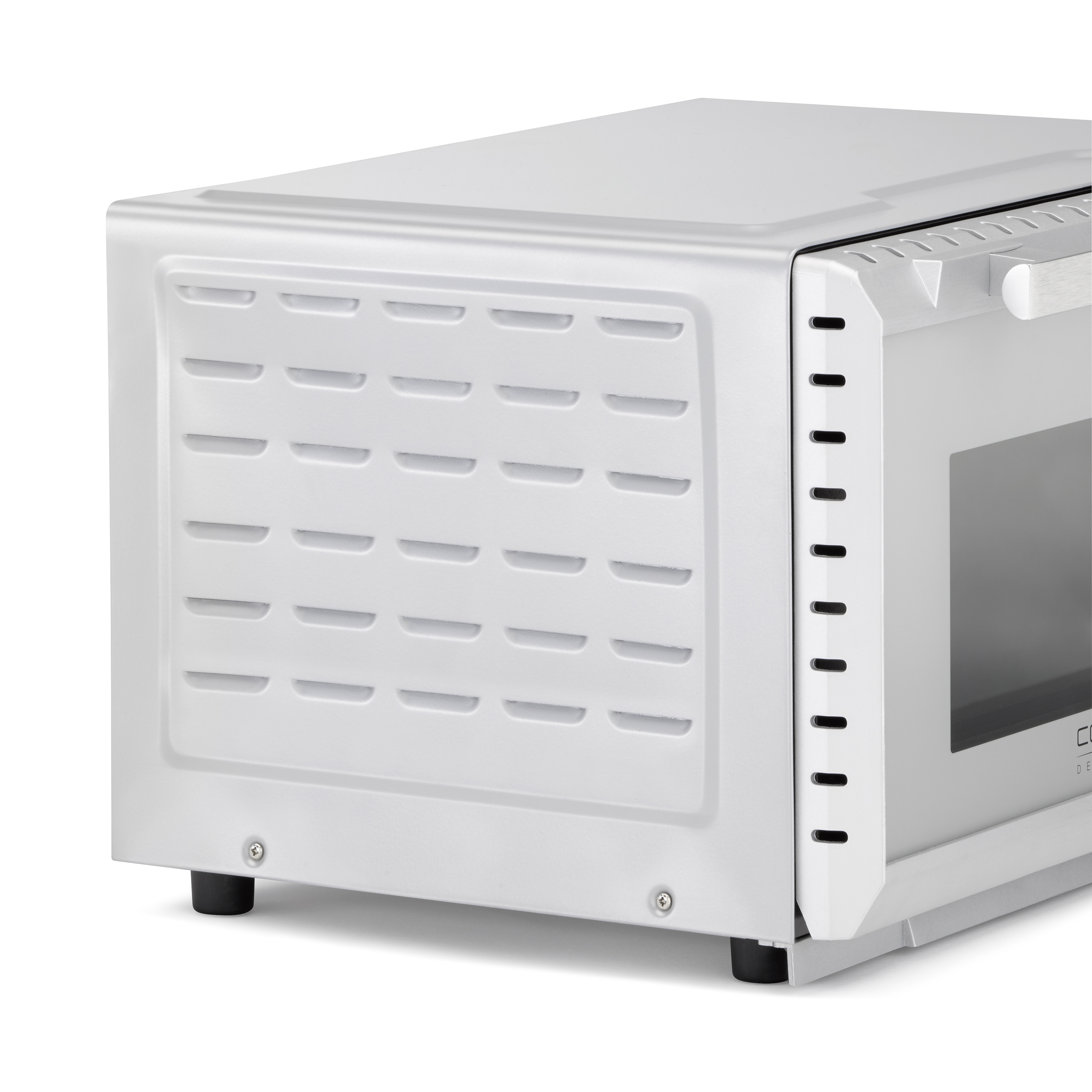 Forno argentato con retro bianco. Vista laterale del forno. Il lato ha delle fessure.