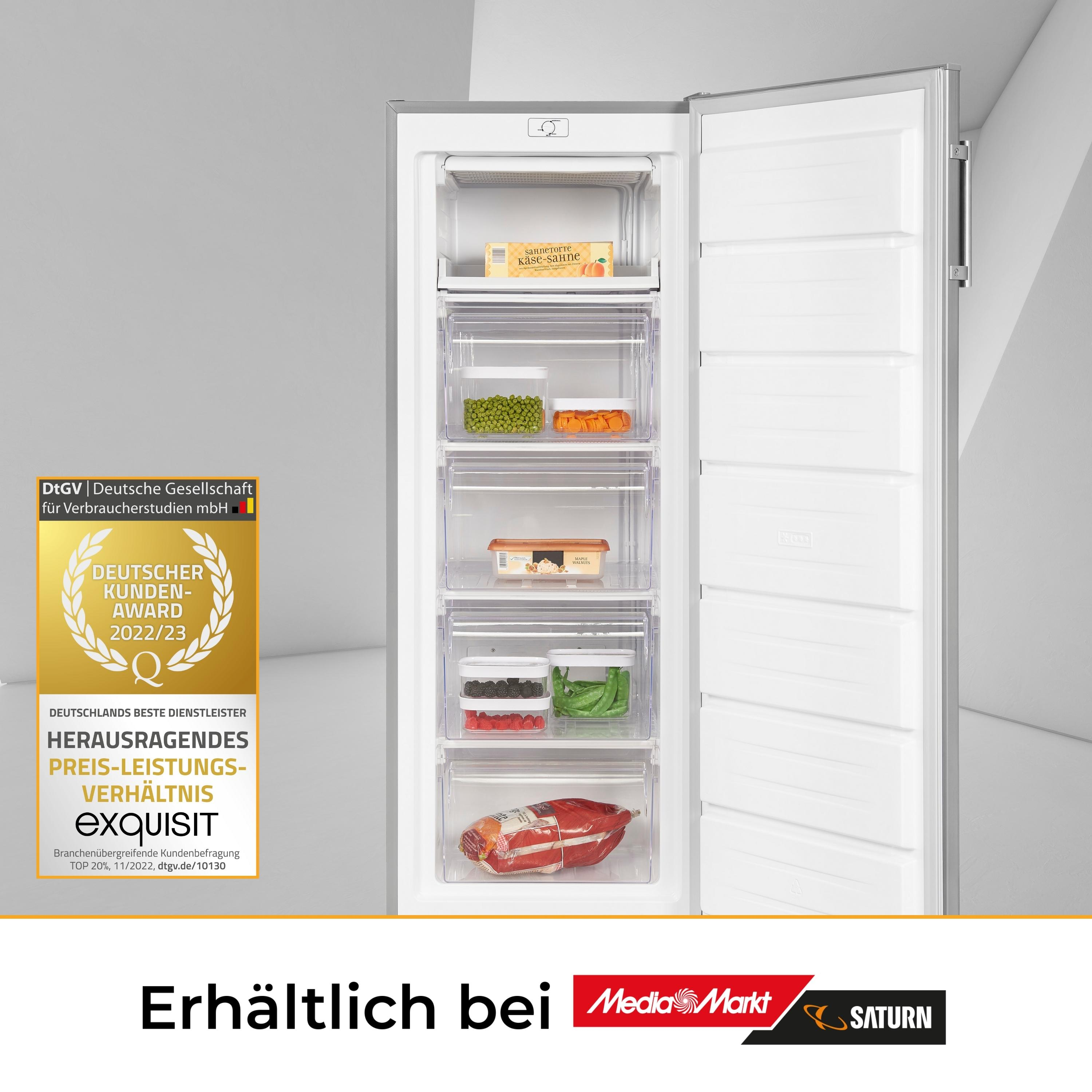 Ein Gefrierschrank mit offener Tür. Im Inneren befinden sich Schubladen mit Lebensmitteln. Weißer Hintergrund.