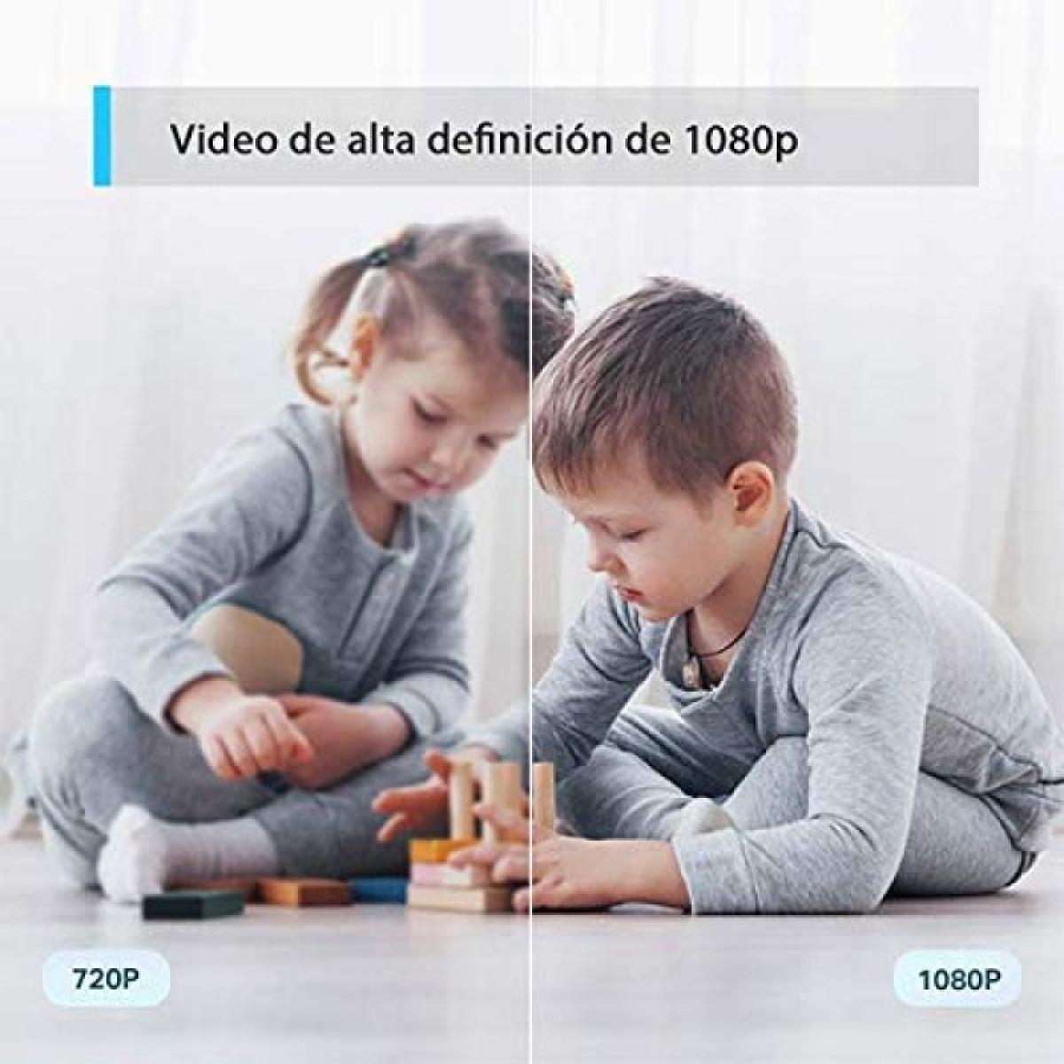 Dos niños jugando con bloques. Una imagen es 720P, la otra 1080P. Fondo blanco.