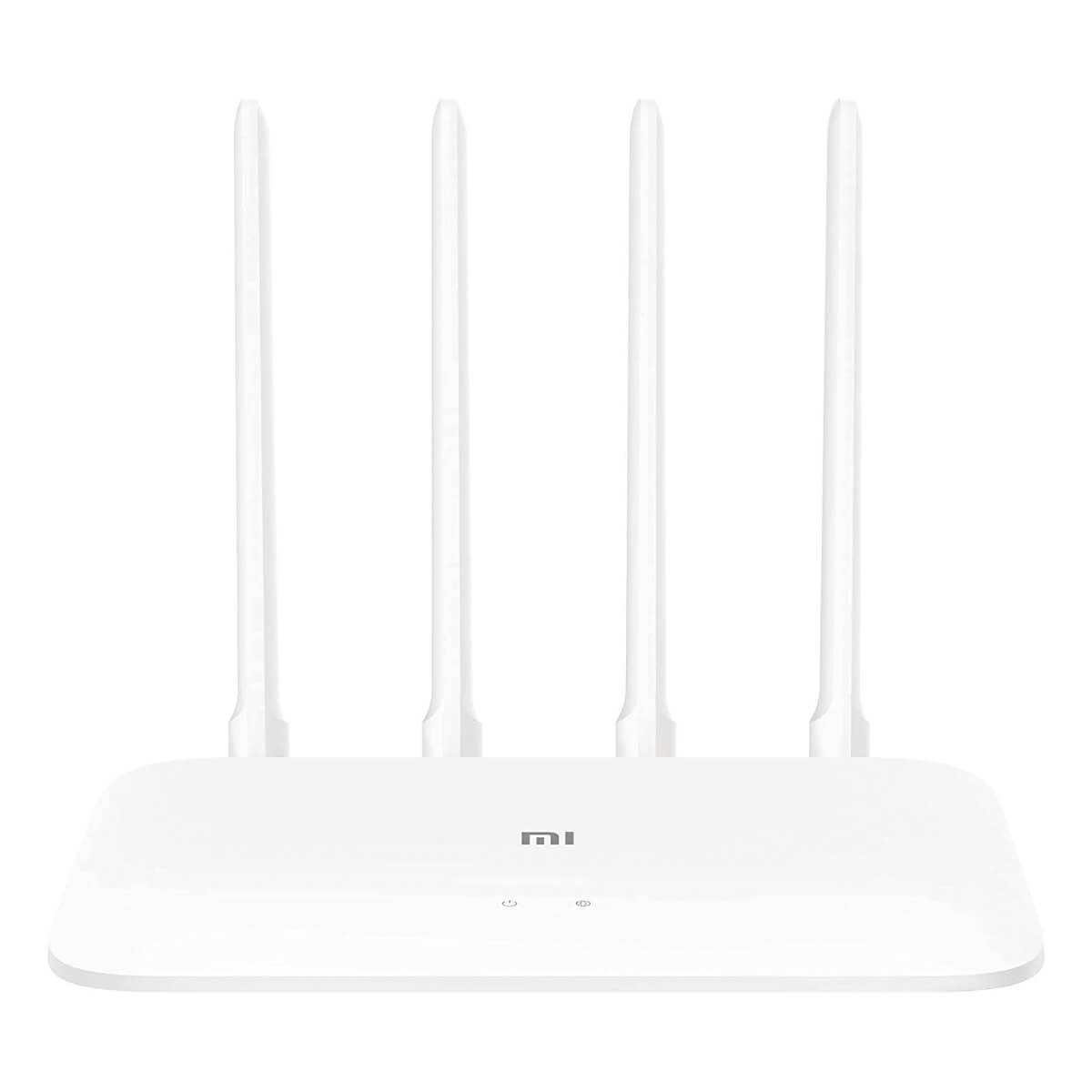 Biały router Wi-Fi z czterema antenami na białym tle.