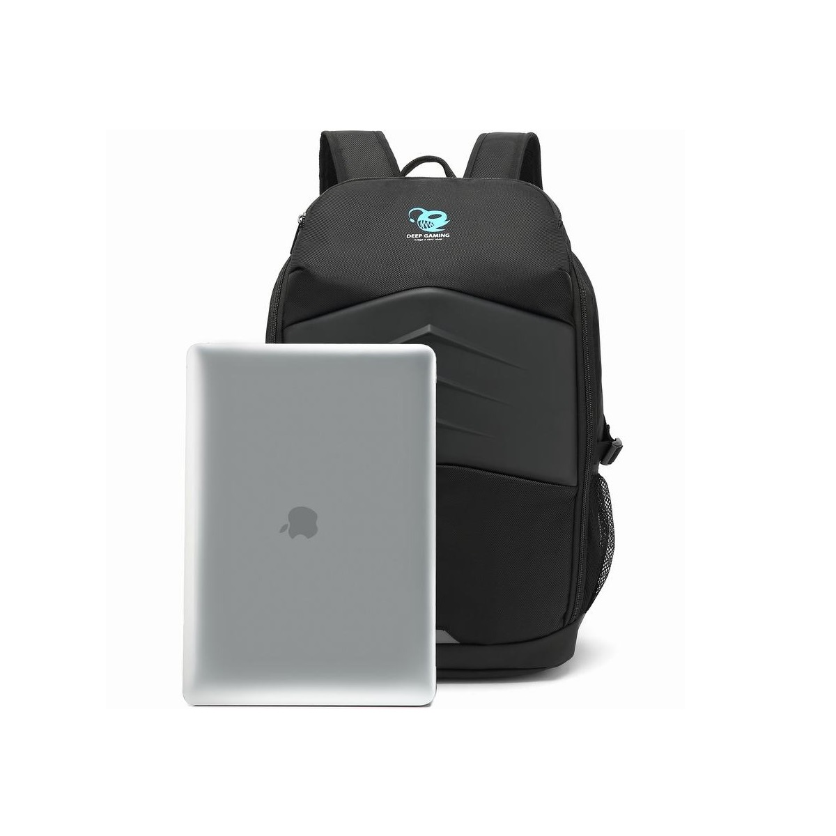 Mochila negra con un portátil delante.