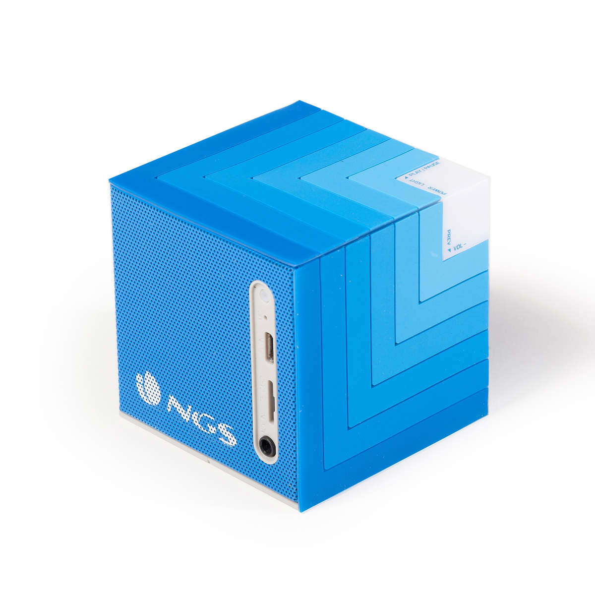 Altavoz cubo azul con diseño blanco y azul. Puerto USB y otros puertos visibles.