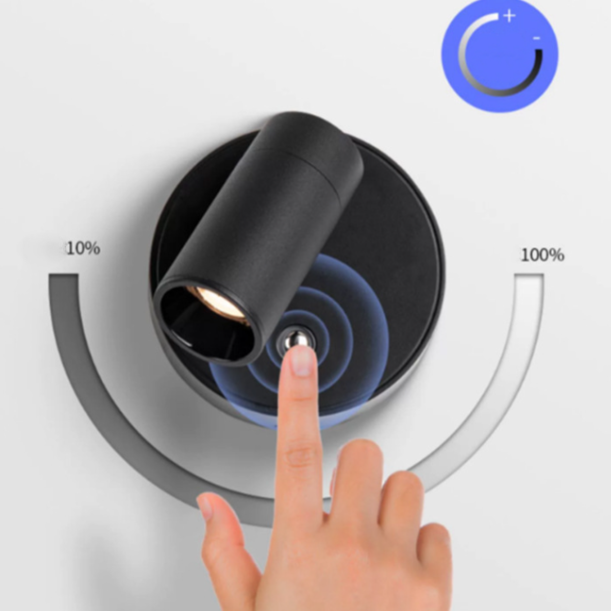 Schwarze Wandleuchte mit einem Finger, der einen Knopf berührt, um das Licht einzustellen.