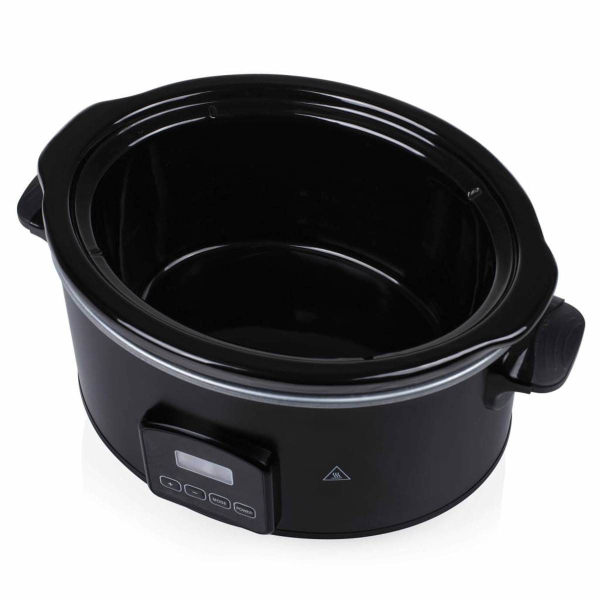 Schwarzer Slow Cooker auf weißem Hintergrund. Er hat ein digitales Display und Knöpfe zur Steuerung. Der Deckel ist offen.