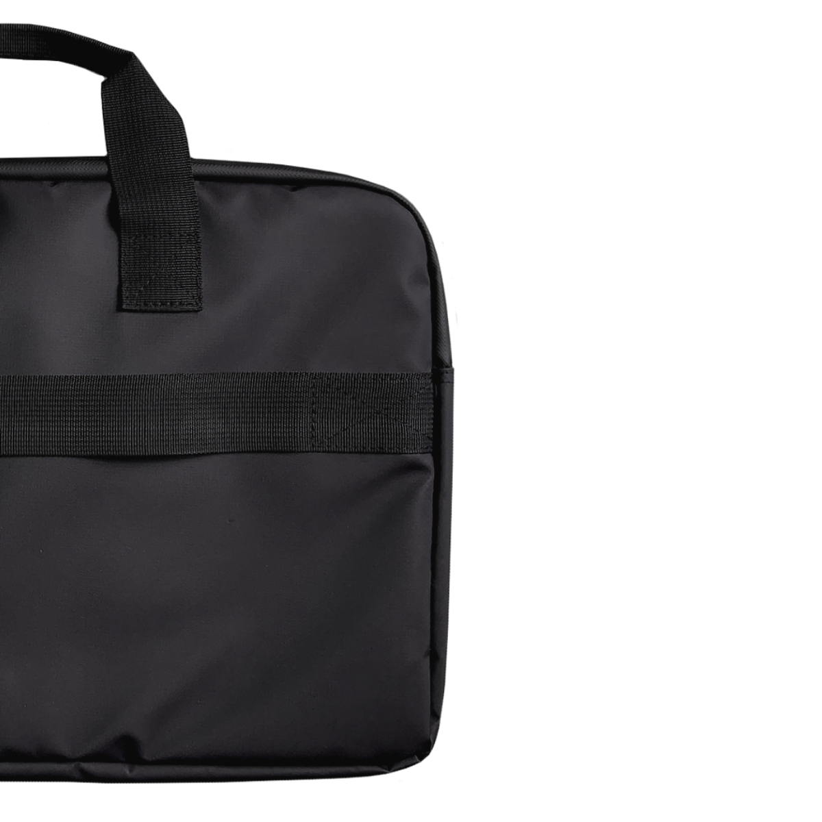 Bolsa rectangular negra con asa y correa. Espacio en blanco en el lado derecho.