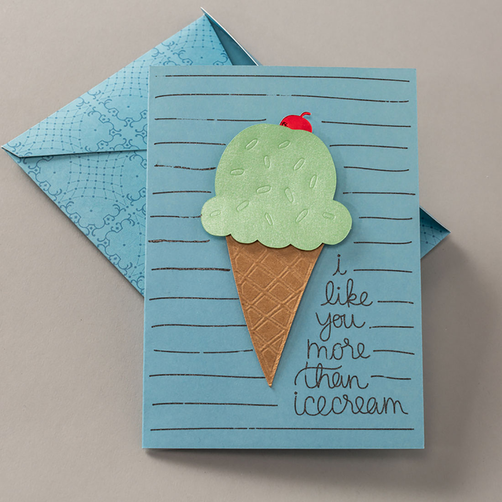 Blaue Karte mit Eiszeichnung und dem Text: I like you more than ice cream.
