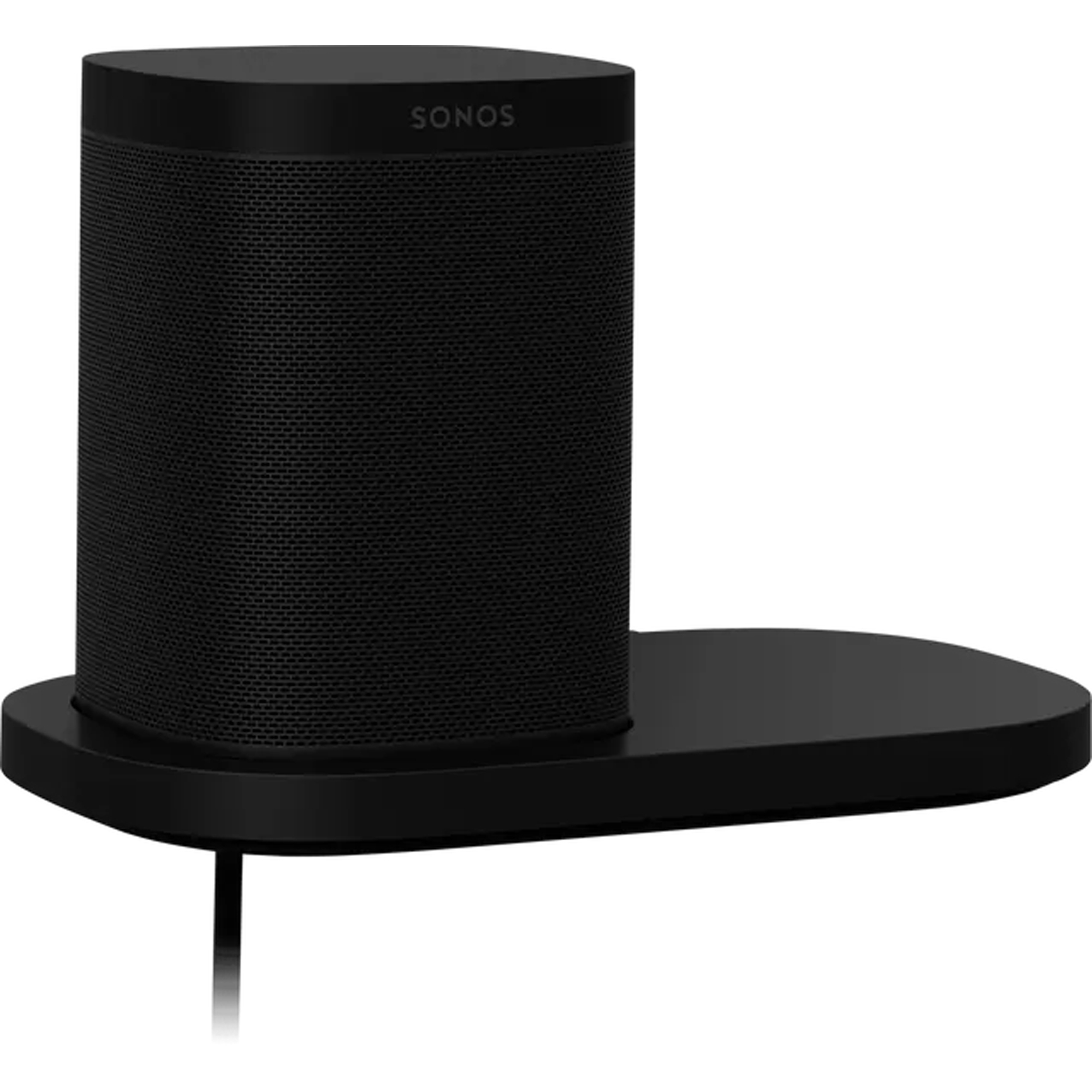 Un altavoz Sonos negro sobre una estantería negra. Hay un cable de alimentación negro conectado.