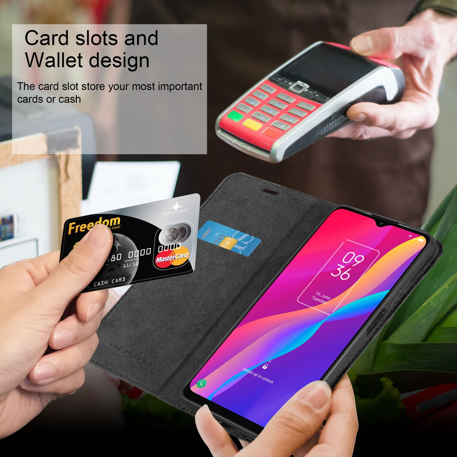 Custodia con carte e telefono, mano che tiene una carta di credito.