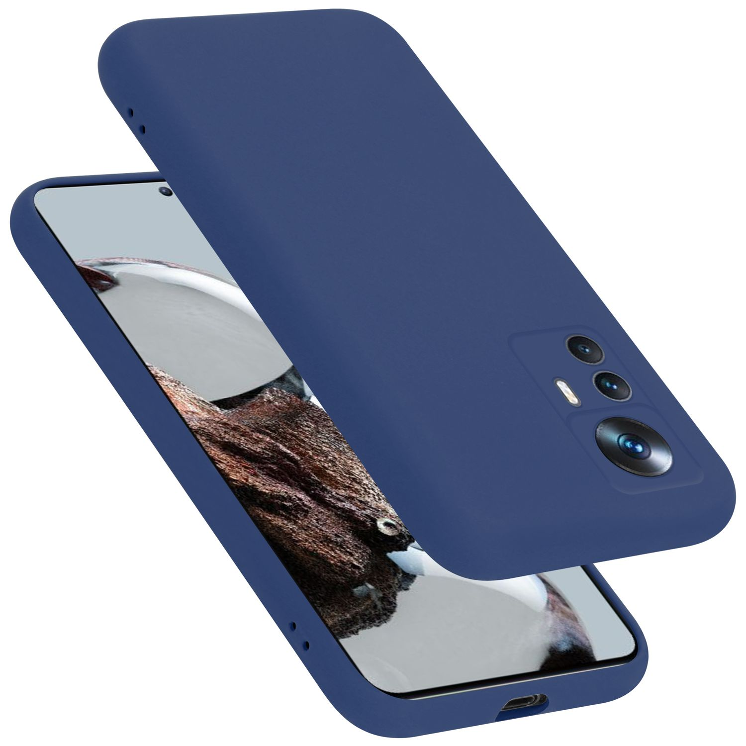 Marineblaue Handyhülle und Telefon. Das Telefon ist abgewinkelt und zeigt den Bildschirm. Hülle ist hinten.