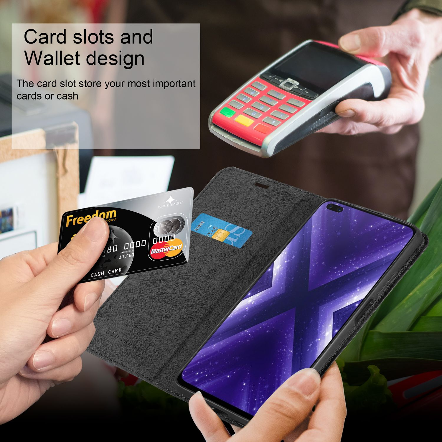 Persona che tiene una custodia per telefono con carte di credito nelle fessure e un telefono all'interno.