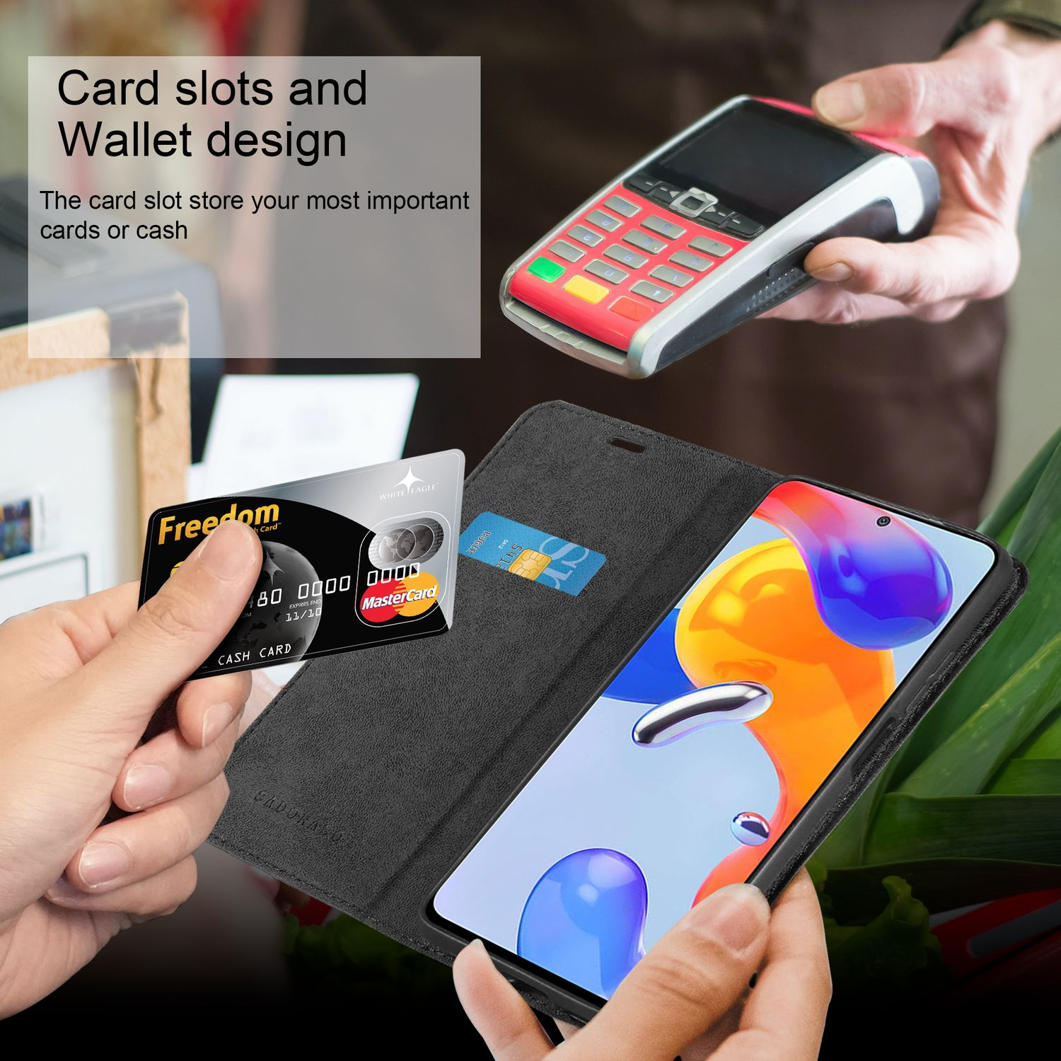 Hände halten Handyhülle mit Kartenfächern und Mastercard. Karte wird gezeigt.