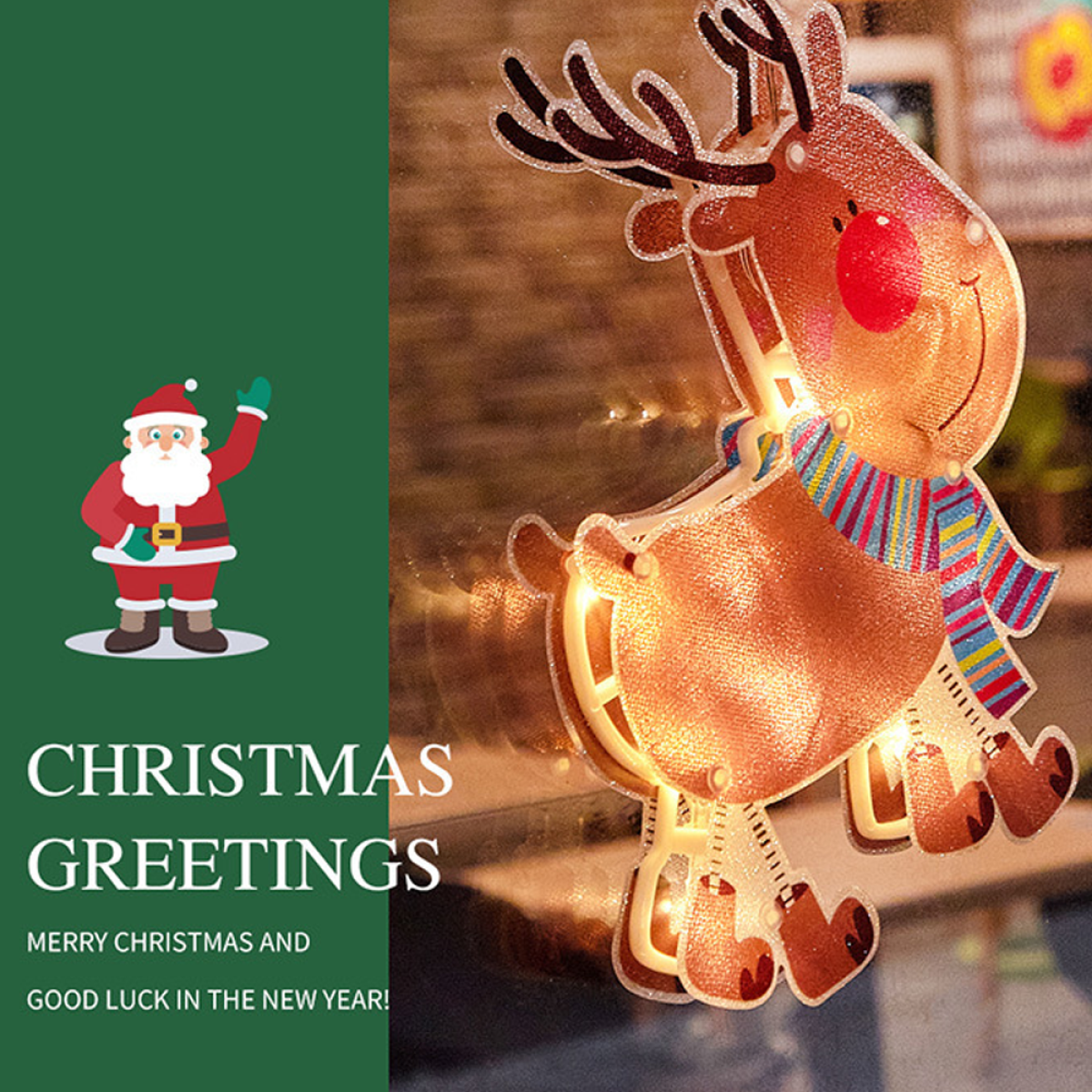 Weihnachtsgruss mit Rentierdekoration, Weihnachtsmann und grünem Hintergrund.