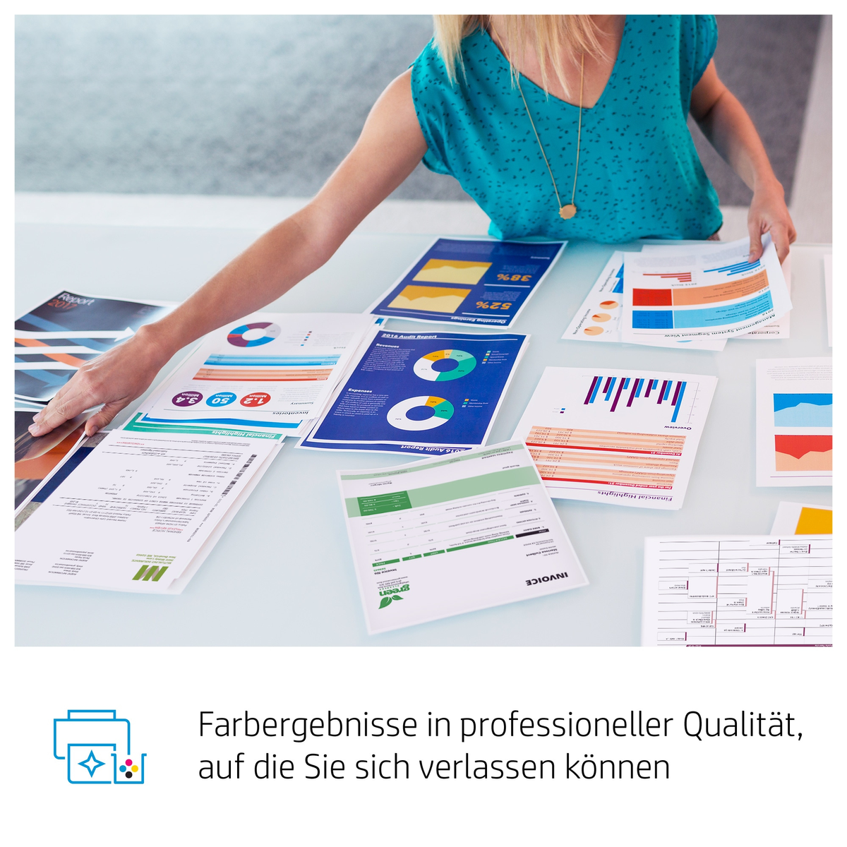 Kobieta porządkuje dokumenty z wykresami. Tekst: Profesjonalnej jakości wyniki kolorystyczne.