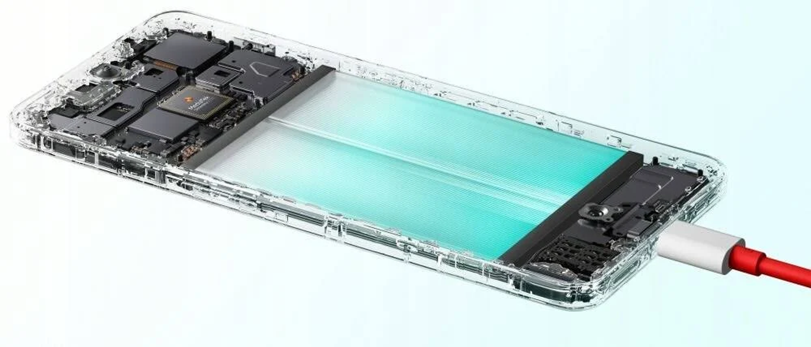 Transparentes Telefon, das interne Komponenten zeigt, verbunden mit einem Ladekabel.
