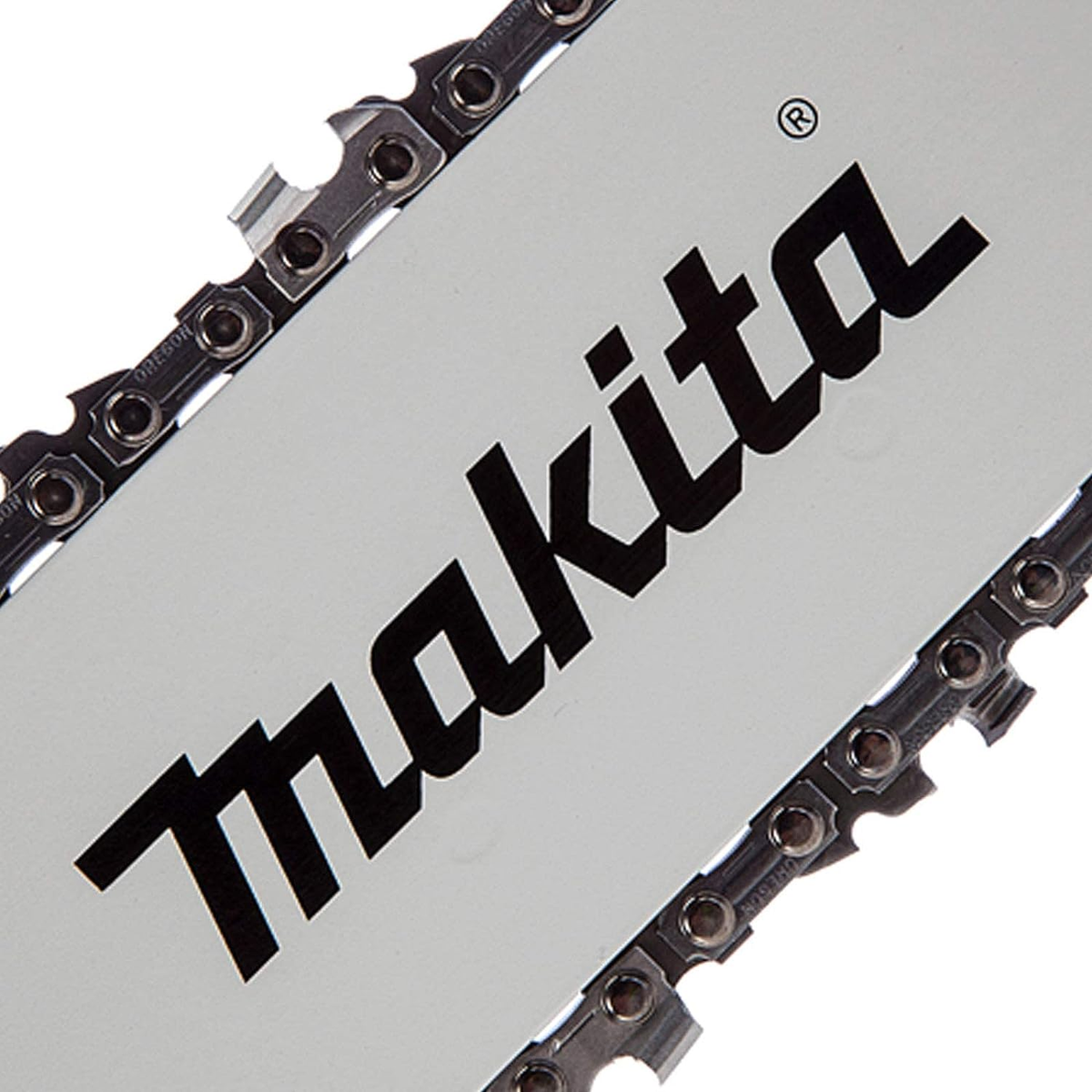 Makita-Kettensägenblatt auf weißem Hintergrund.