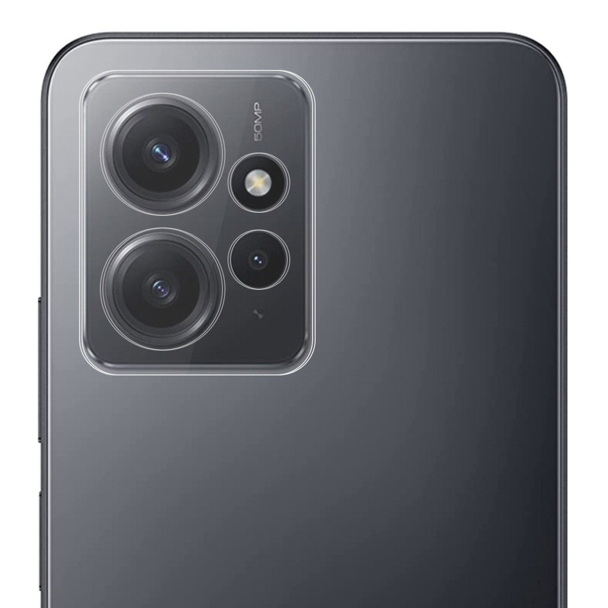 Primer plano de la parte trasera de un teléfono con cuatro cámaras. Superficie gris, lentes brillantes.