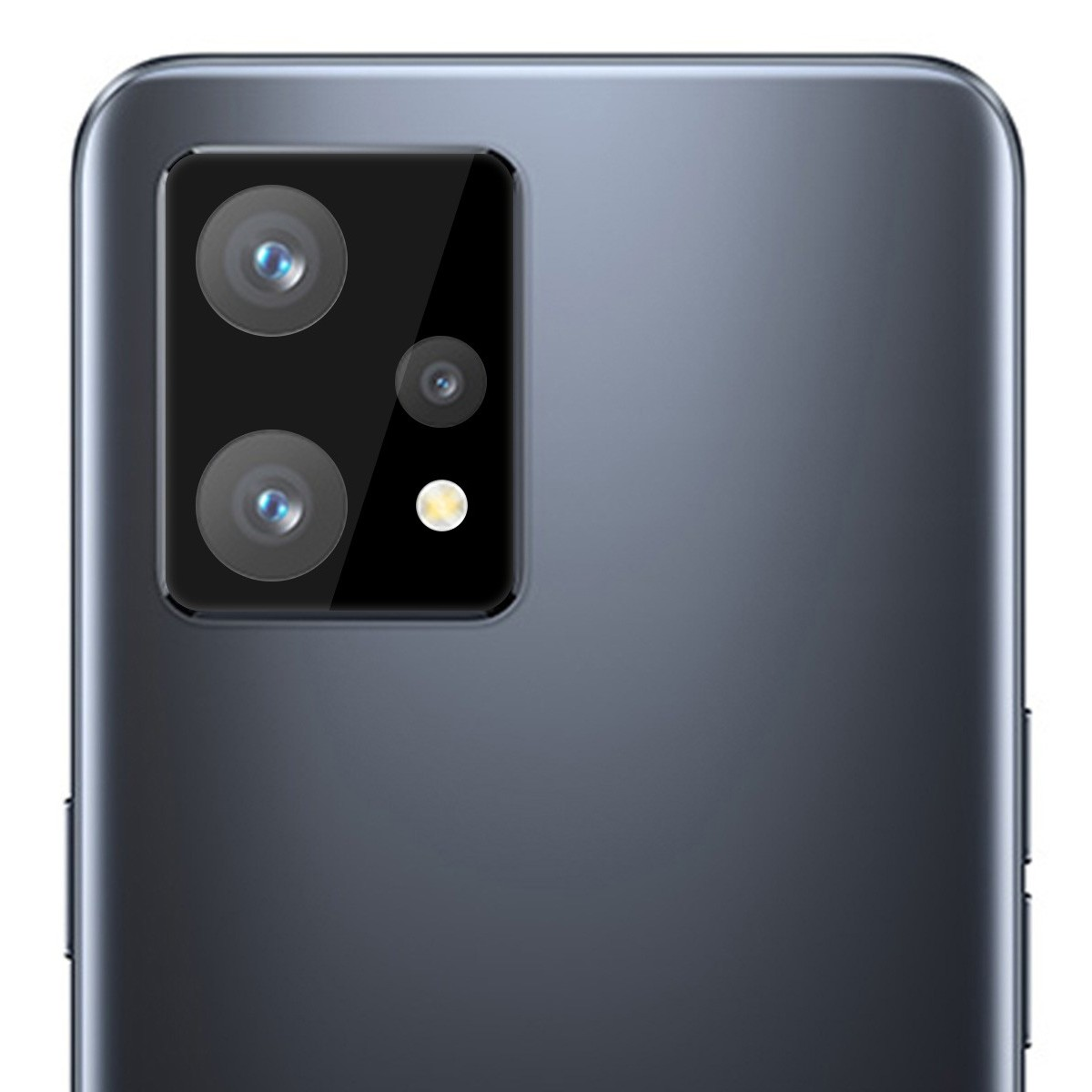 Parte trasera de un smartphone negro con tres cámaras. Fondo blanco.