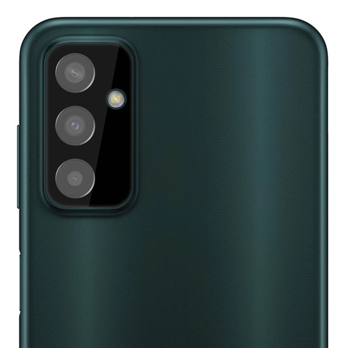 Primer plano de la parte trasera de un smartphone verde oscuro. Tres cámaras visibles.