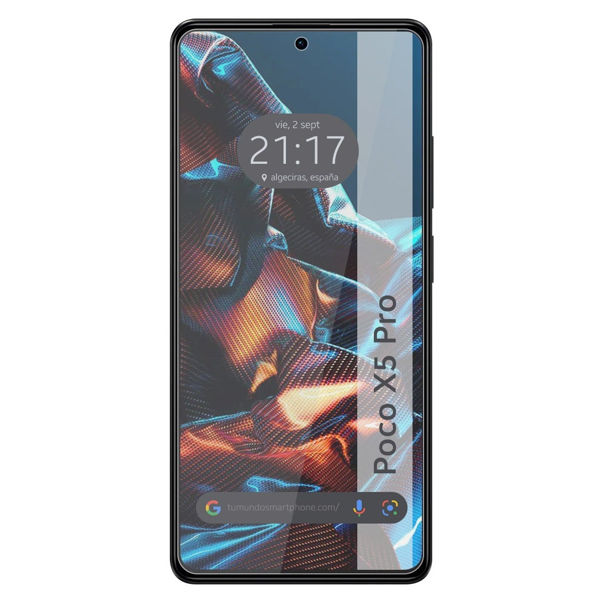 Un telefono con protezione schermo, che mostra uno sfondo colorato e l'ora.