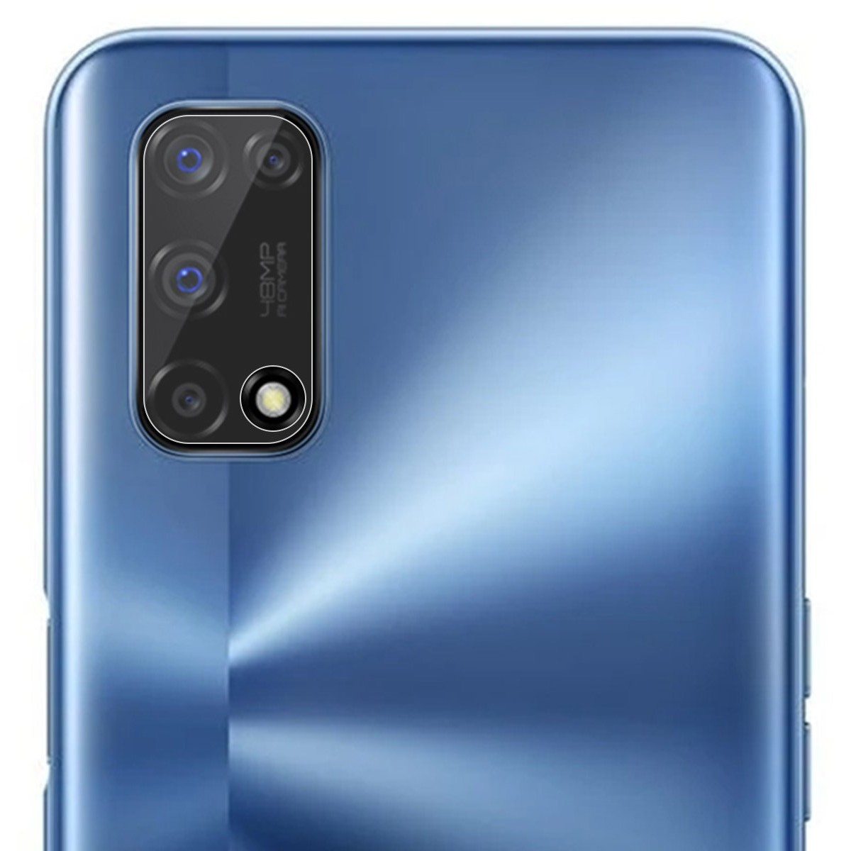 Parte trasera de un teléfono azul con triple cámara y flash.