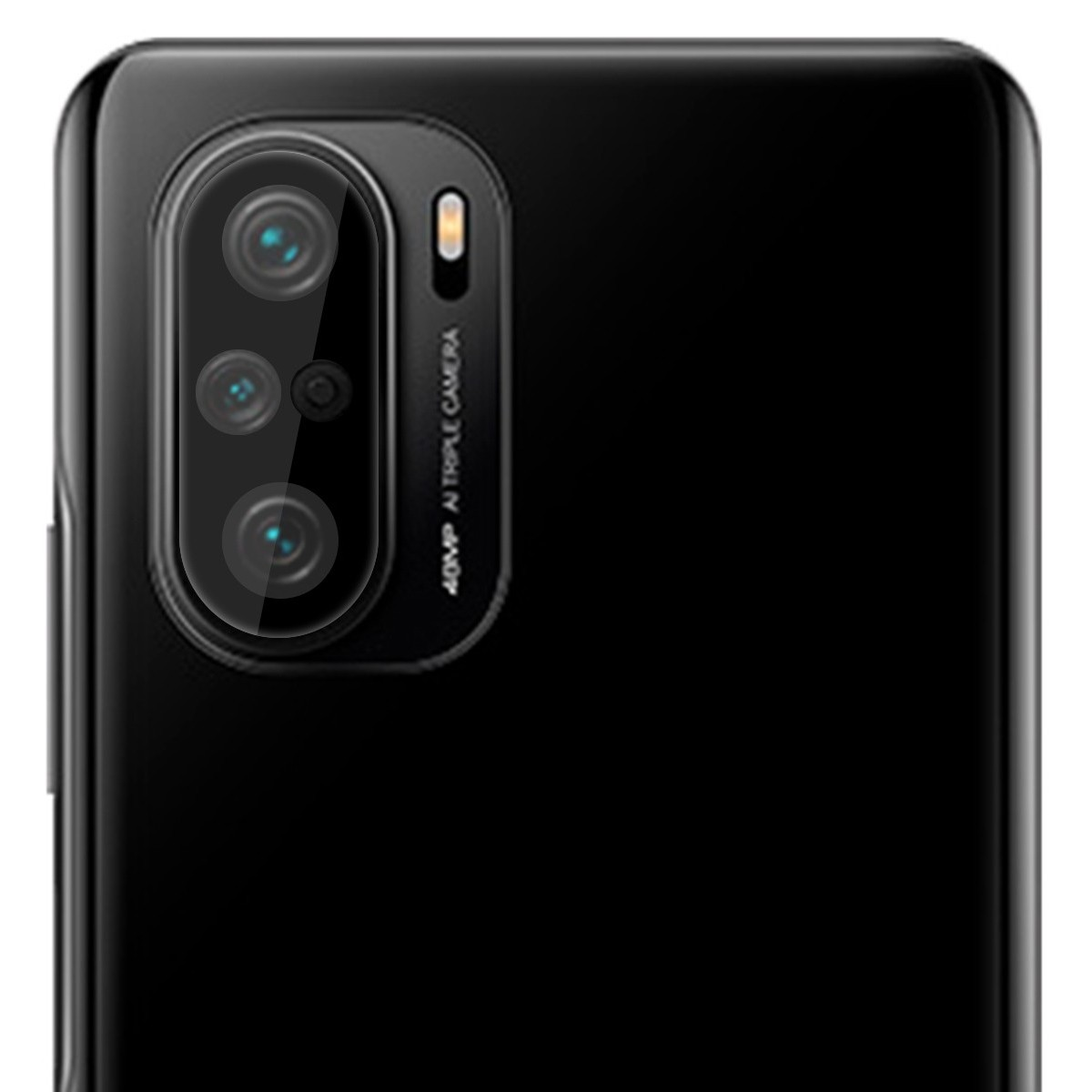 Parte trasera de teléfono negro con tres cámaras y flash, marcada con '48MP AI TRIPLE CAMERA'.