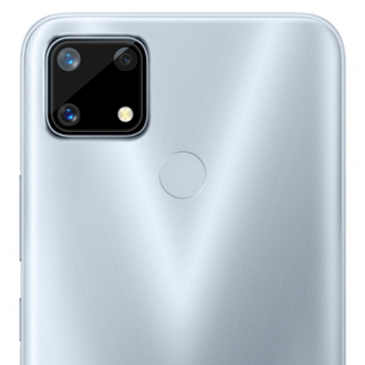 Primer plano de la parte trasera de un smartphone plateado con un módulo de cámara cuadrado con tres lentes.