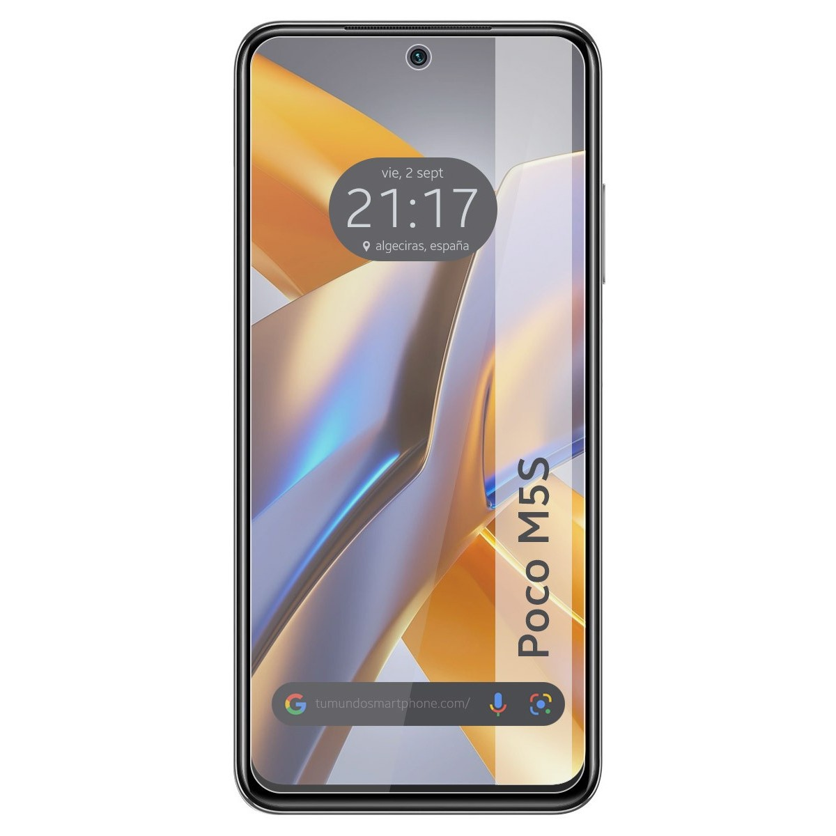 Smartphone con protezione schermo, mostra ora/data e il nome del modello Poco M5S.