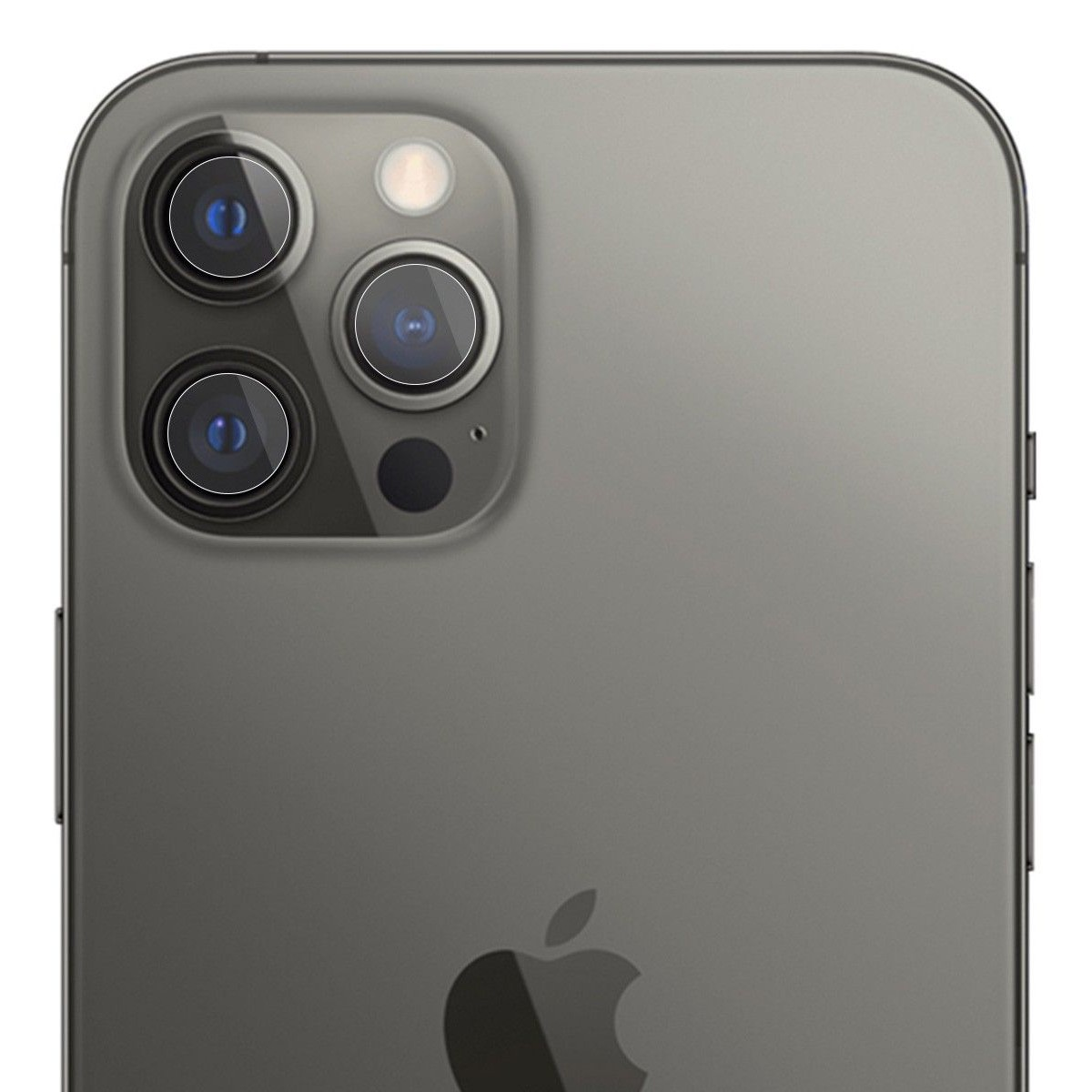 Parte trasera de smartphone con tres lentes de cámara y flash. Logo de Apple abajo.