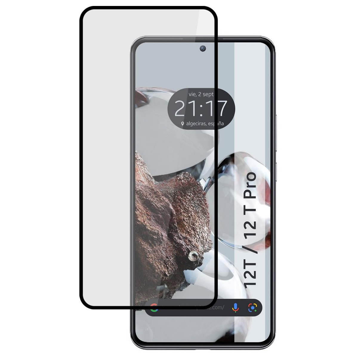 Uno smartphone con protezione schermo, mostra ora e posizione. La protezione è trasparente.