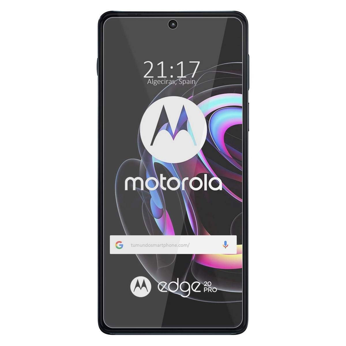 Smartphone Motorola Edge 20 Pro, mostrando hora y ubicación, con protector de pantalla.