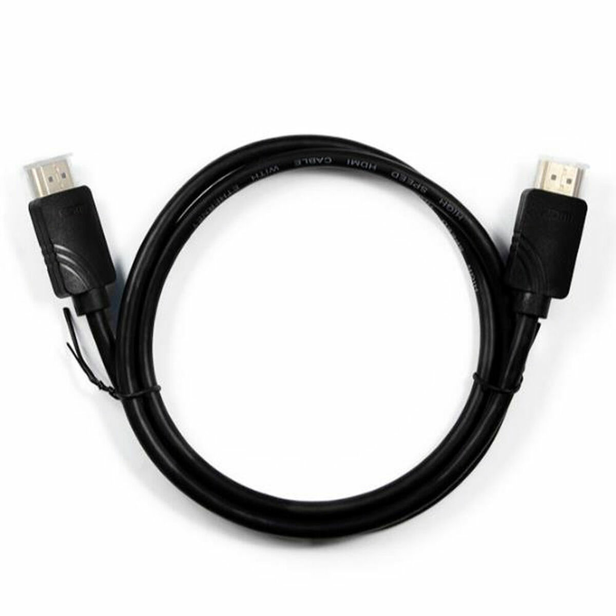 Dos cables HDMI negros conectados, formando un círculo, con texto en el cable y fondo blanco.