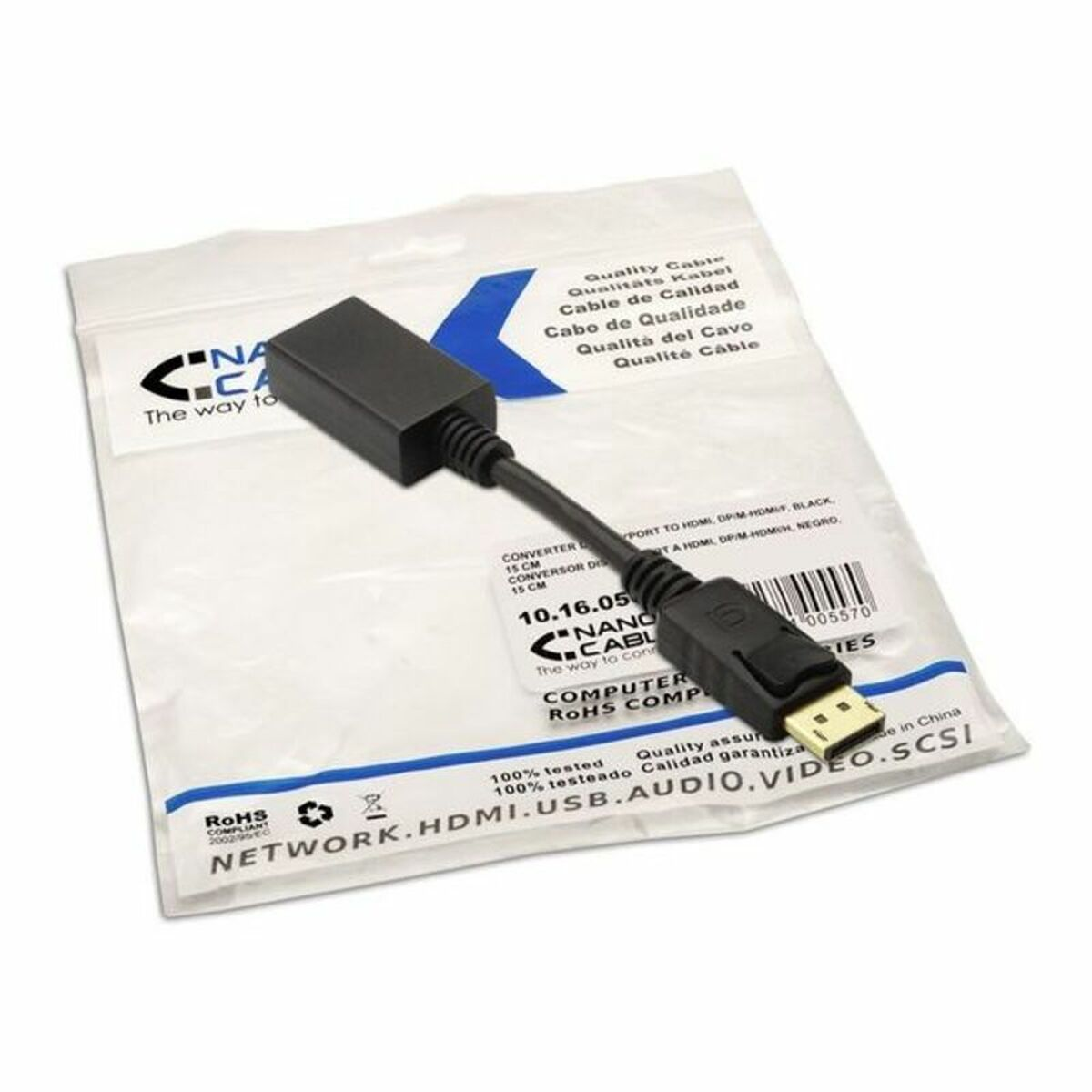 Cable adaptador negro en una bolsa de plástico. La bolsa tiene texto, incluyendo "HDMI" y "USB".