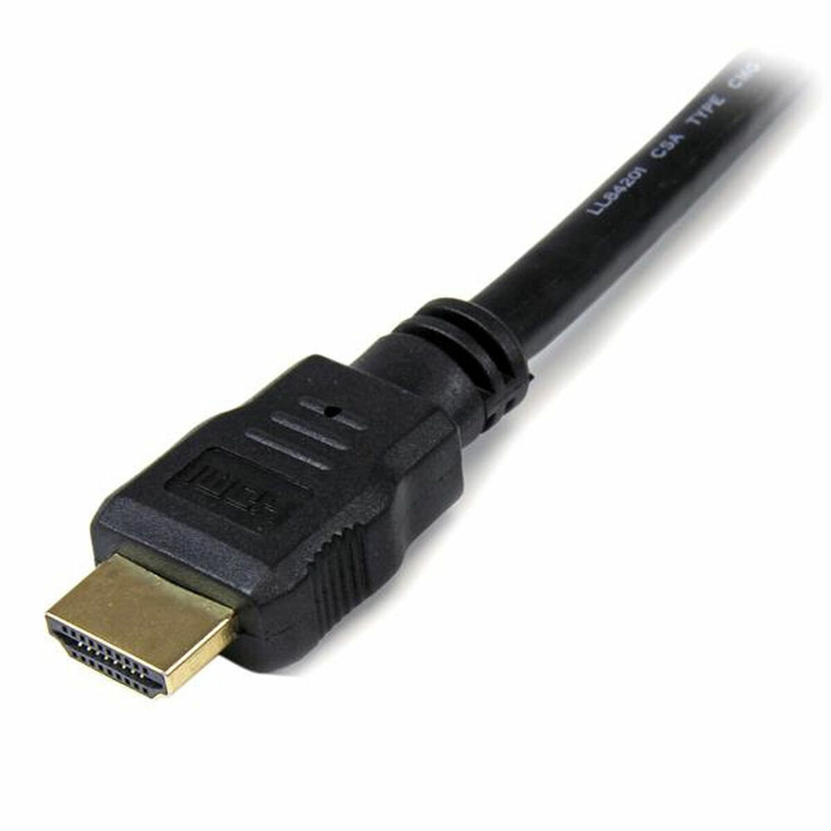 Un cable HDMI negro con un conector dorado sobre un fondo blanco.
