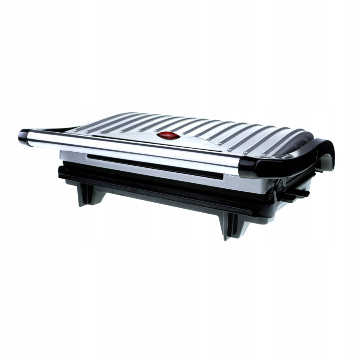 Srebrno-czarna prasa do panini na białym tle, otwarta.