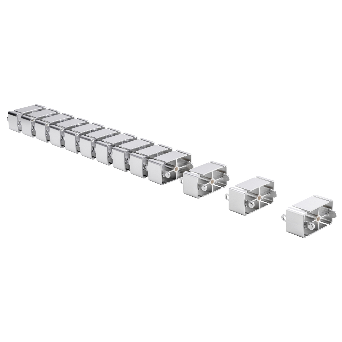 Mehrere verbundene Metallstangen, aufgereiht und in einer Reihe angeordnet.