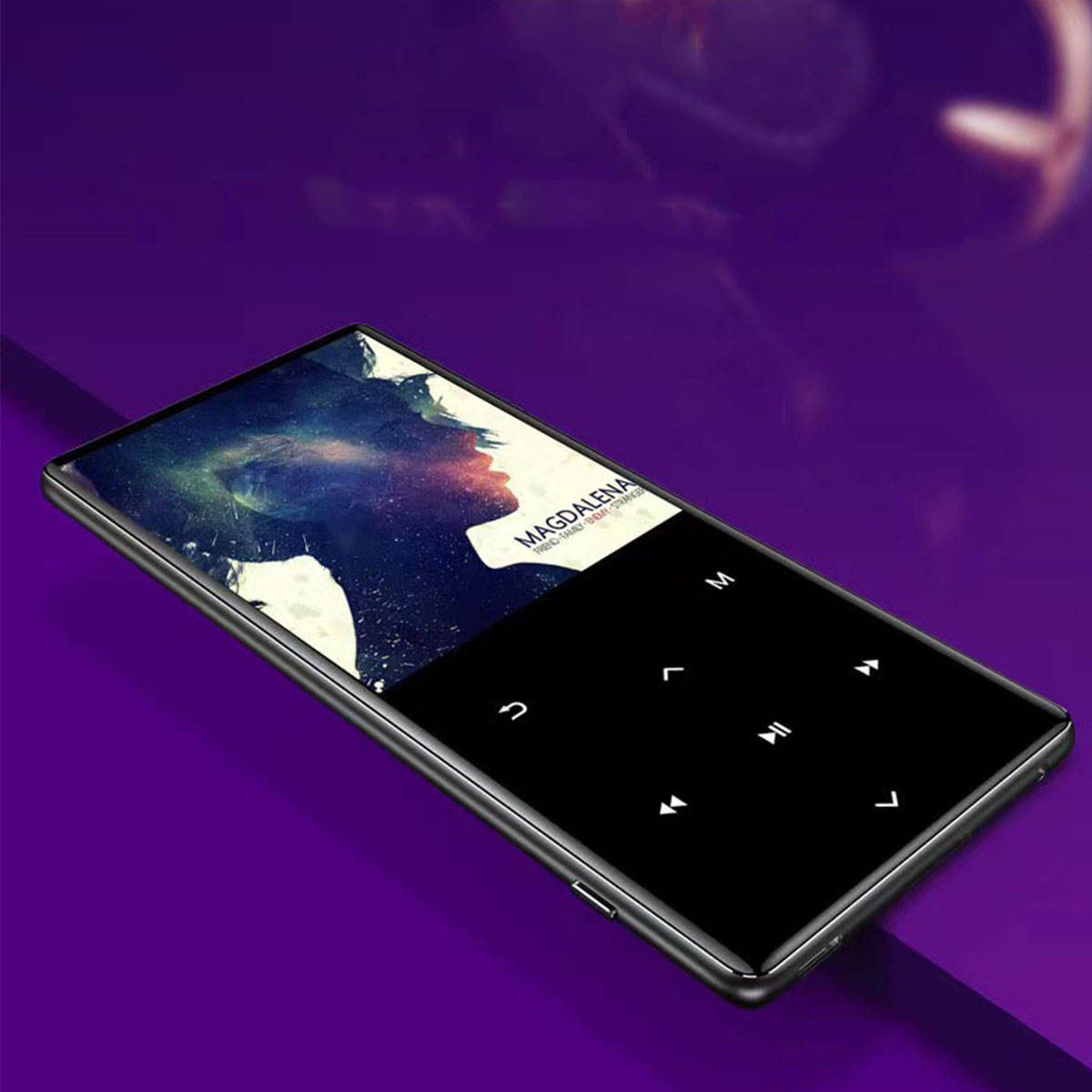 Schwarzer MP3-Player, der den Bildschirm mit einem abgespielten Lied zeigt.