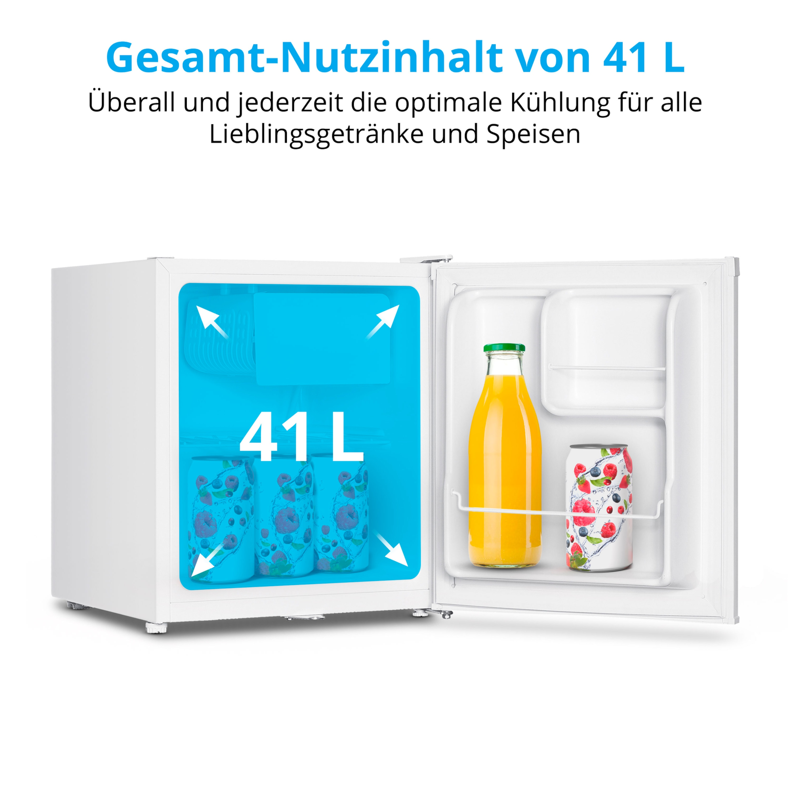 Weißer Mini-Kühlschrank mit geöffneter Tür, innen Saftflasche, Dose und blauer Bereich.