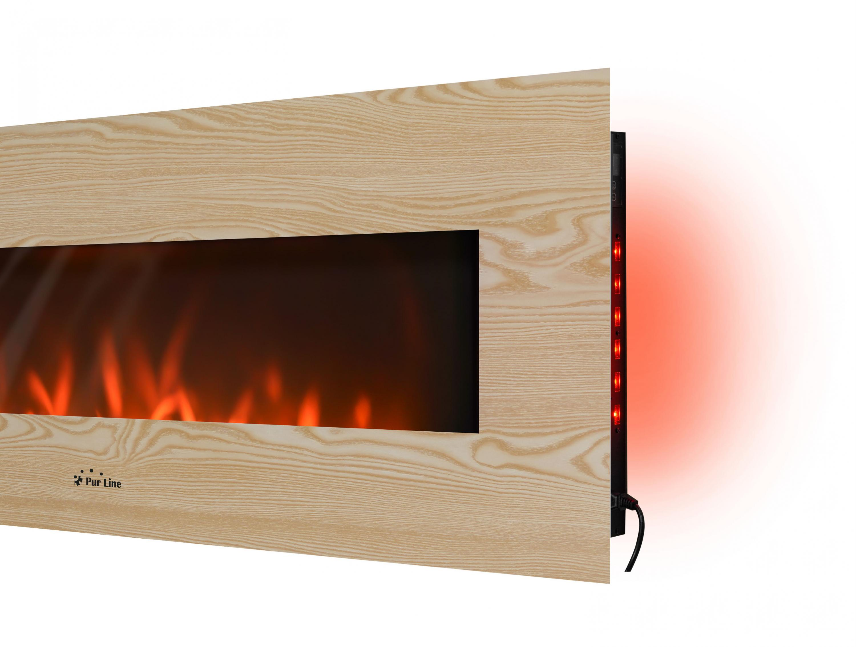 Chimenea con marco de madera. Las llamas son visibles en el interior. La luz roja brilla a la derecha.